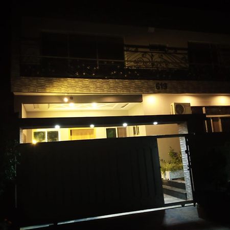N N Guests Palace Islamabad Exteriör bild